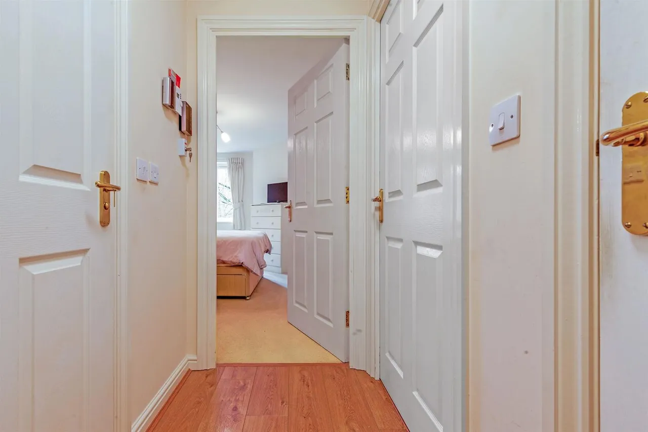 Junction Road, Warley, CM14, photo 10