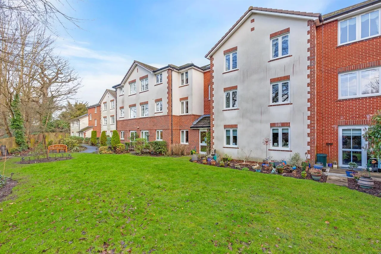 Junction Road, Warley, CM14, photo 15