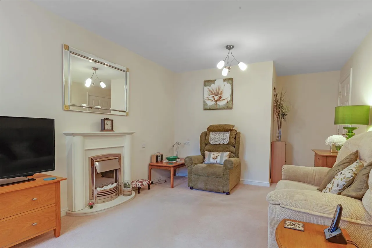 Junction Road, Warley, CM14, photo 6