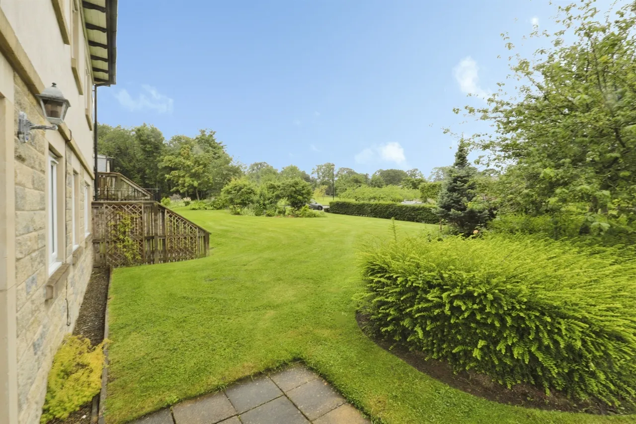 Garden Court, Killinghall, Harrogate, photo 4