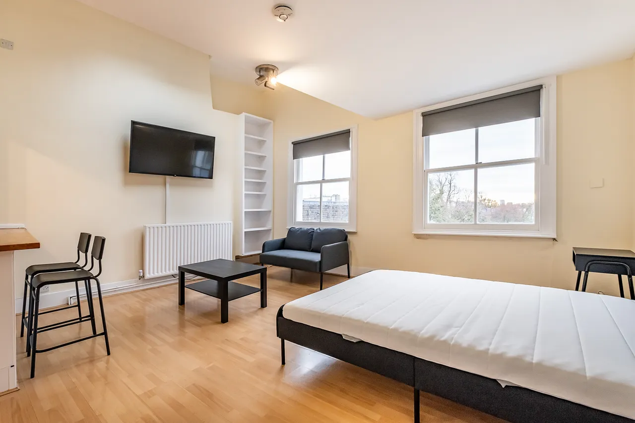 Belgrave Gardens, London, NW8, photo 4