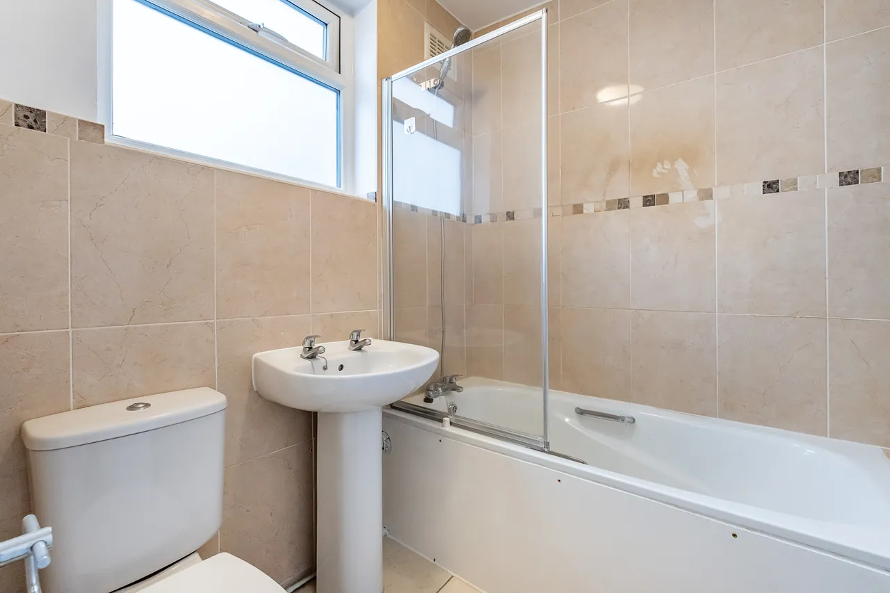 Belgrave Gardens, London, NW8, photo 3