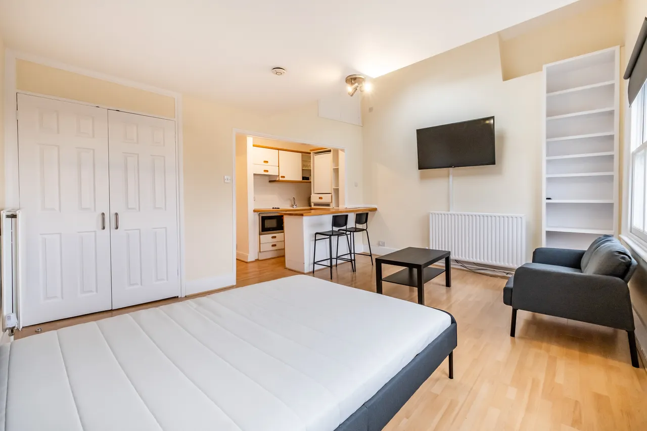 Belgrave Gardens, London, NW8, photo 8