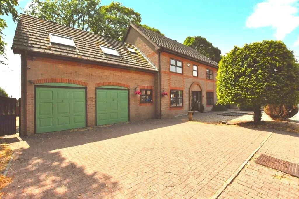 5 bed house for sale, Church Avenue, Sutton-in-Ashfield, NG17