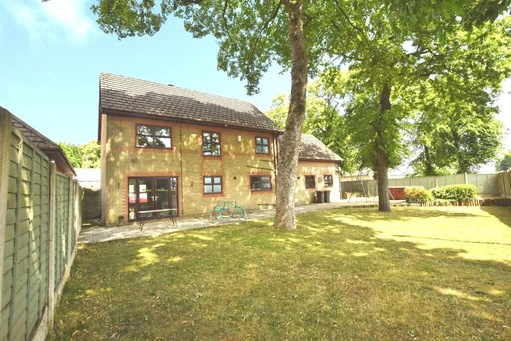 Church Avenue, Sutton-in-Ashfield, NG17, photo 2