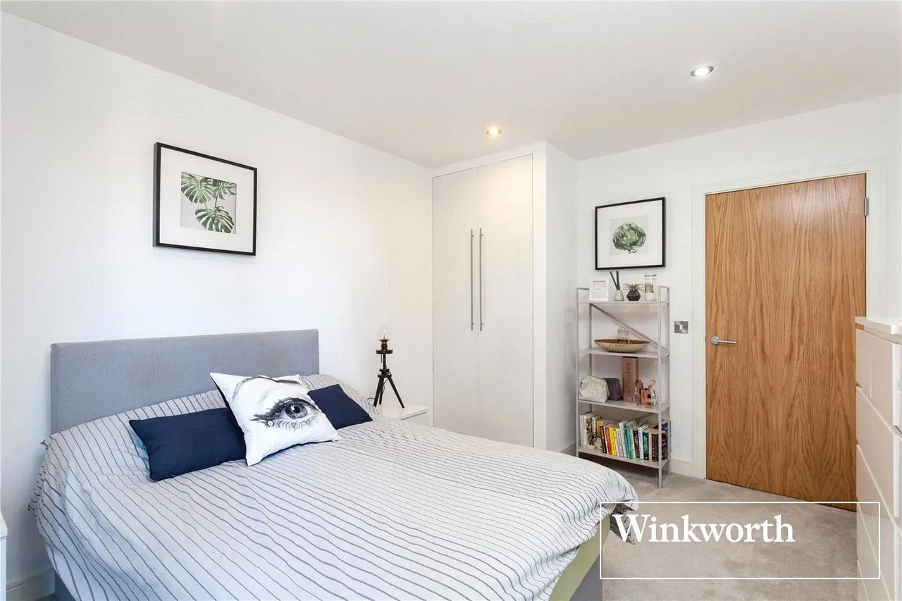 Regents Park Road, Finchley, London, N3, photo 8