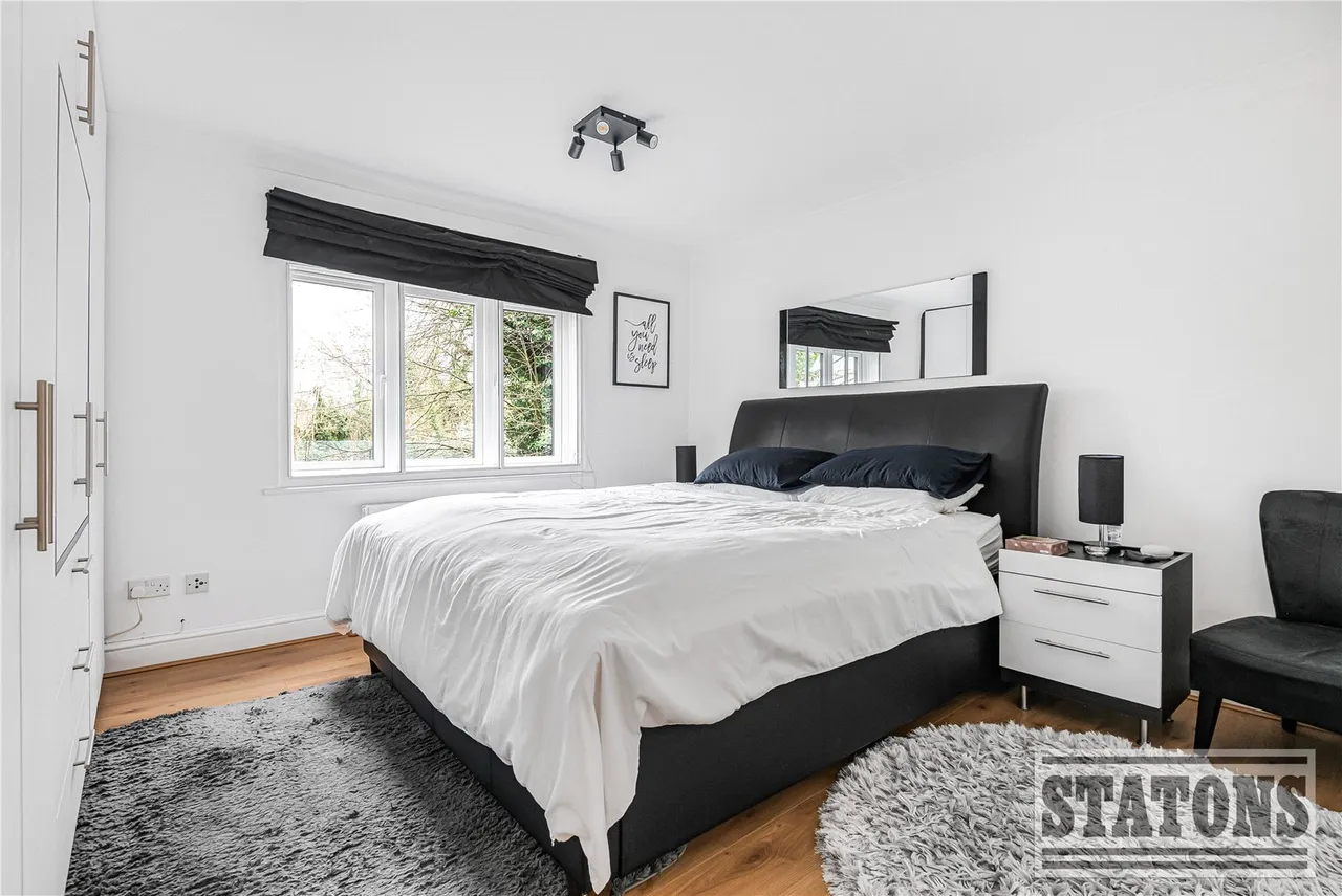 Crescent East, Hadley Wood, EN4 0EL, photo 12