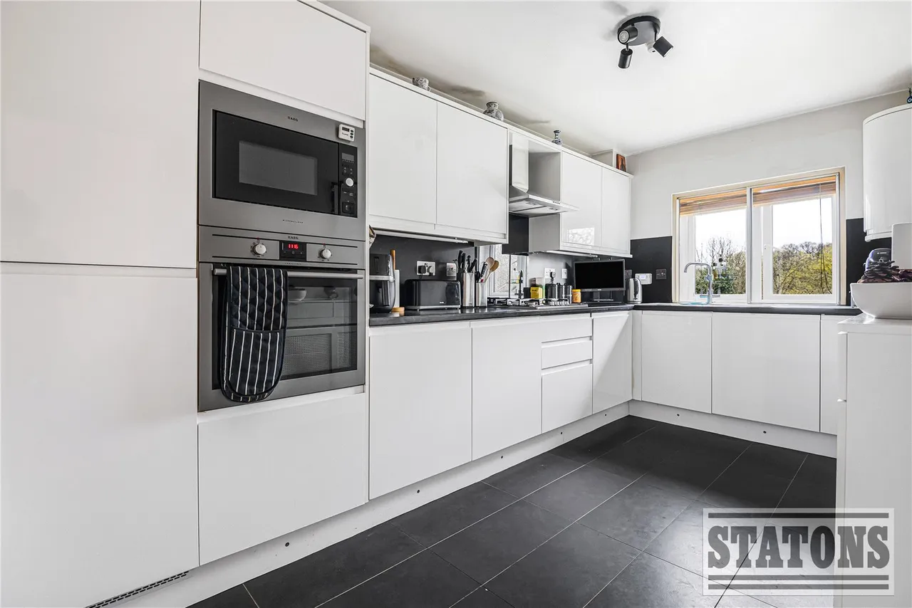 Crescent East, Hadley Wood, EN4 0EL, photo 8