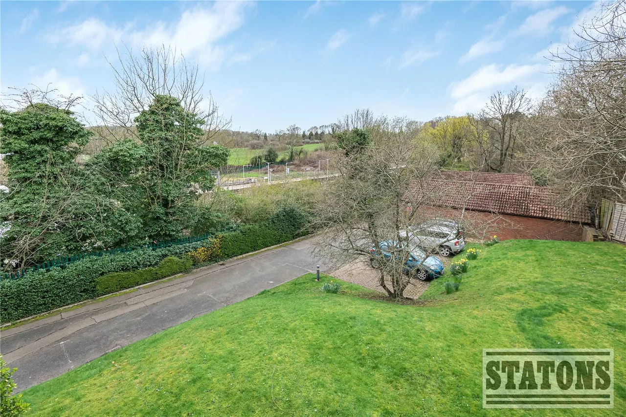 Crescent East, Hadley Wood, EN4 0EL, photo 16