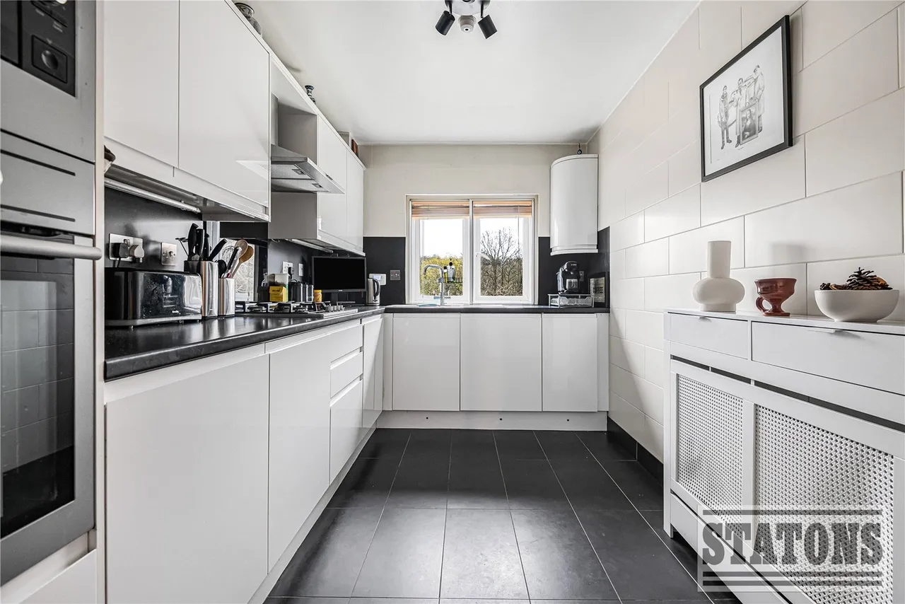 Crescent East, Hadley Wood, EN4 0EL, photo 9