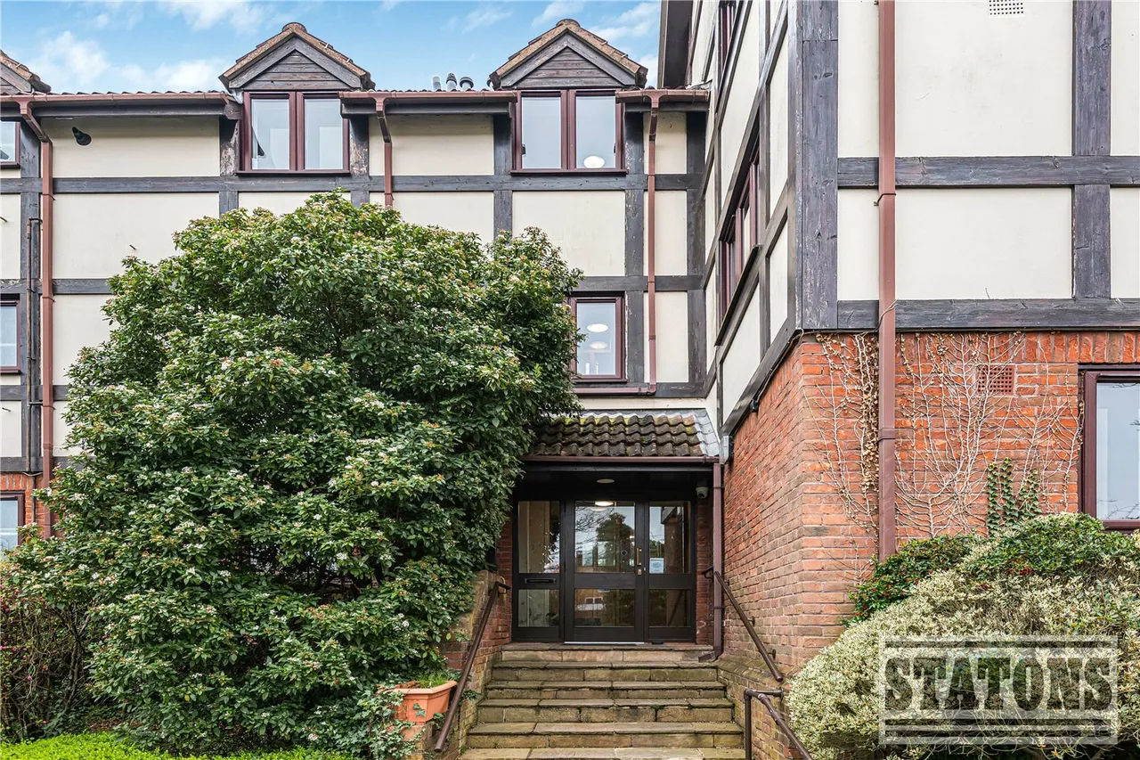Crescent East, Hadley Wood, EN4 0EL, photo 2
