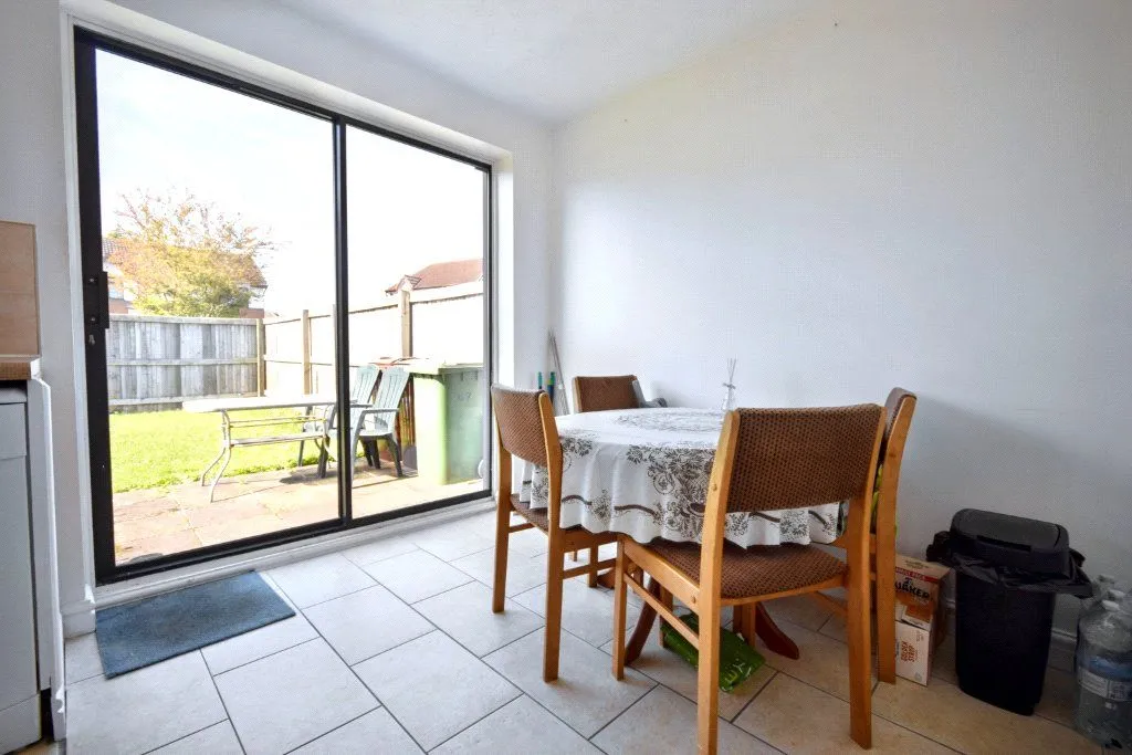 Parkinson Close, Wakefield, WF1, photo 5
