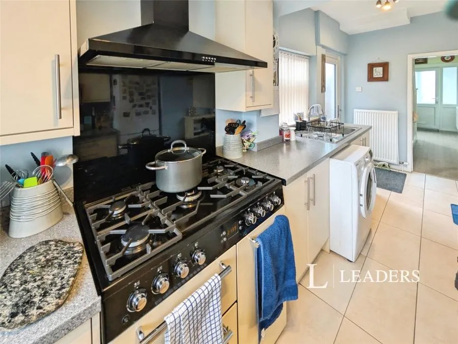 Carisbrooke Avenue, Mansfield, NG18, photo 11