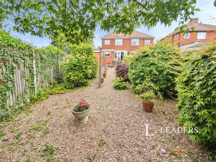 Carisbrooke Avenue, Mansfield, NG18, photo 2