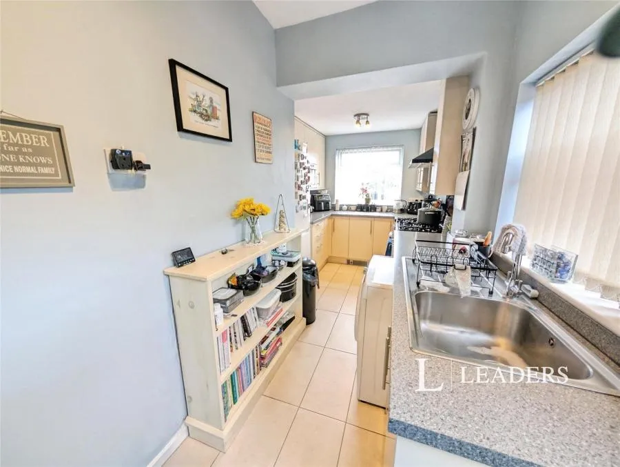 Carisbrooke Avenue, Mansfield, NG18, photo 12