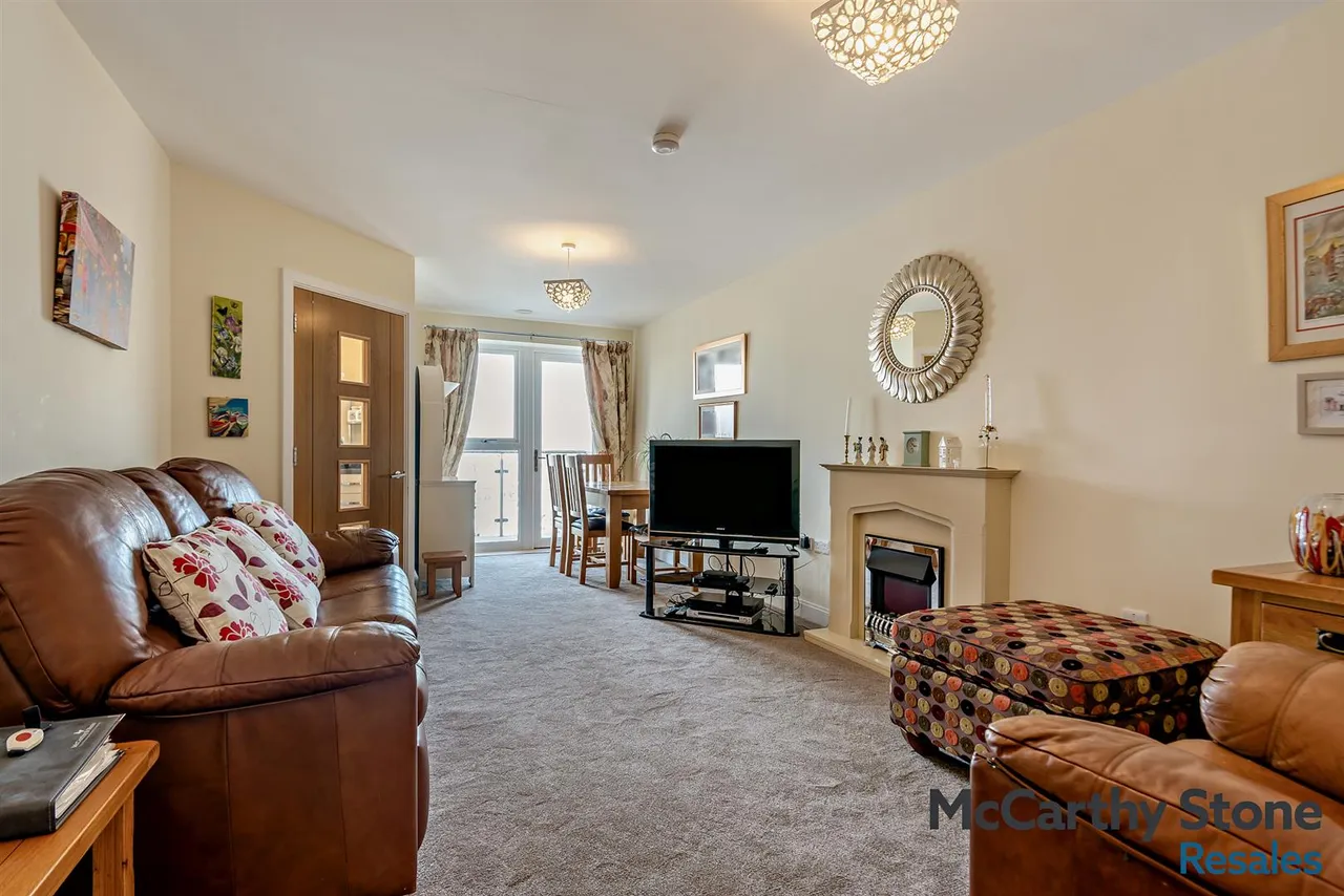 2 bed flat for sale, Harbour Road, Gosport, PO12