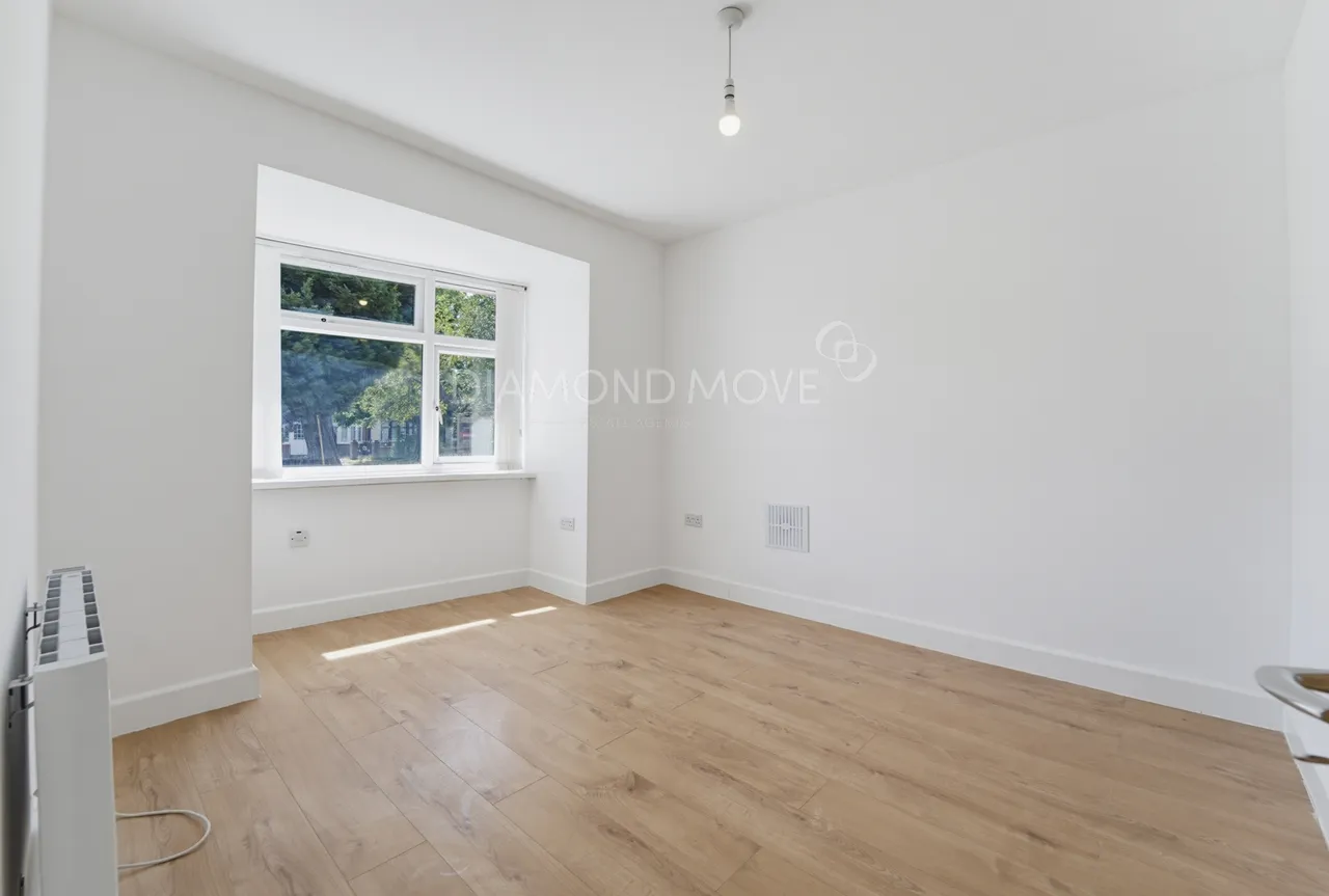 Staines Road, Feltham, TW14 0JT, photo 8