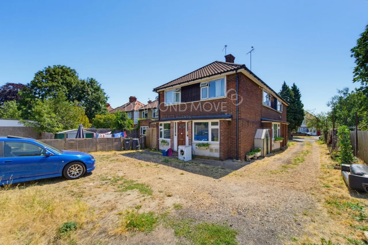 Staines Road, Feltham, TW14 0JT, photo 12