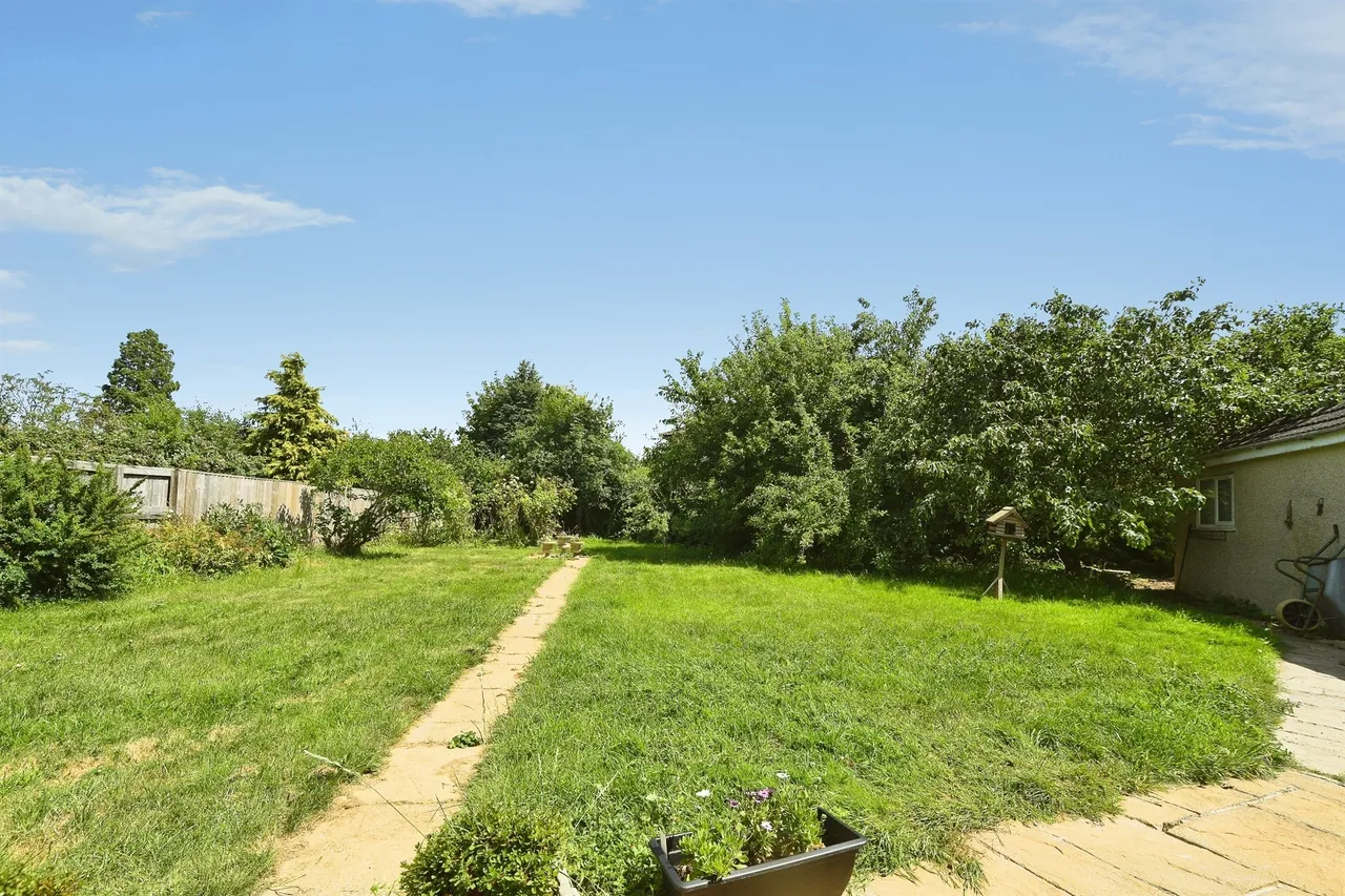 Hardens Close, Chippenham, photo 10