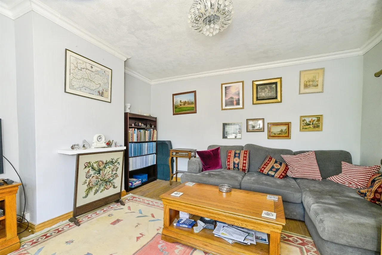 Hardens Close, Chippenham, photo 5