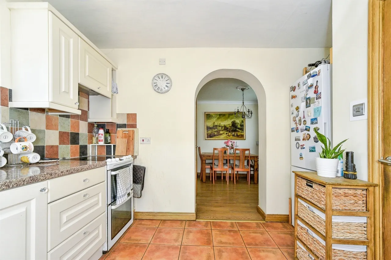 Hardens Close, Chippenham, photo 6