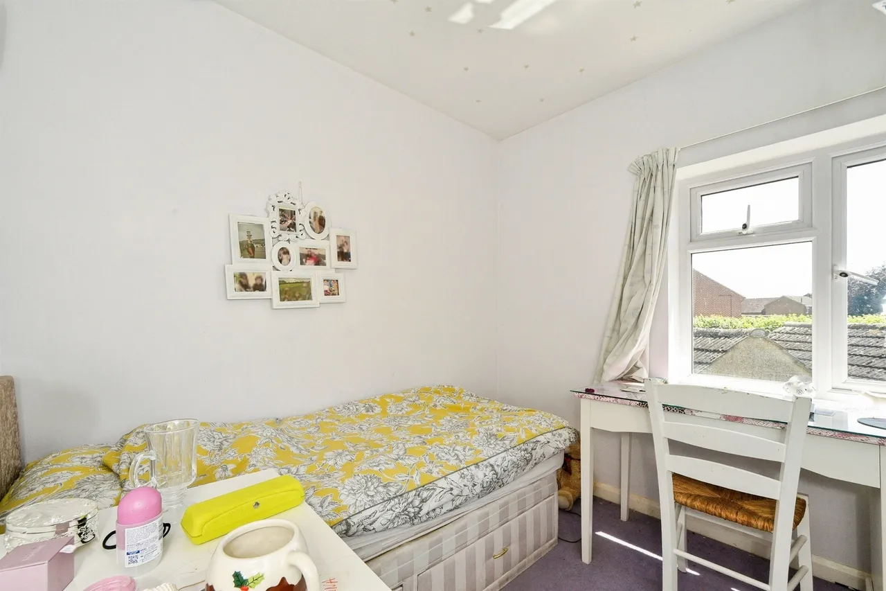 Hardens Close, Chippenham, photo 9