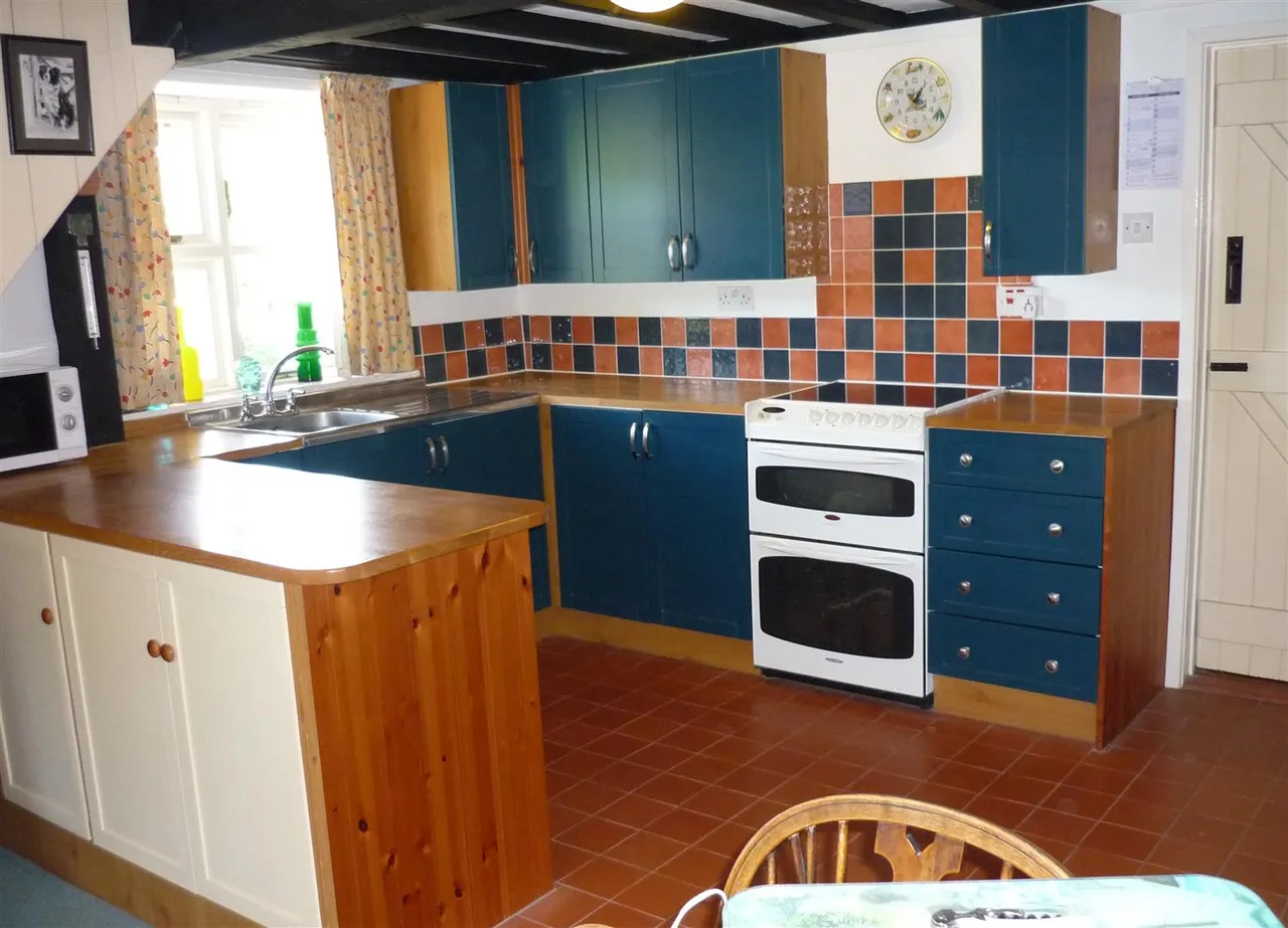 The Green, Great Cheverell, SN10, photo 12