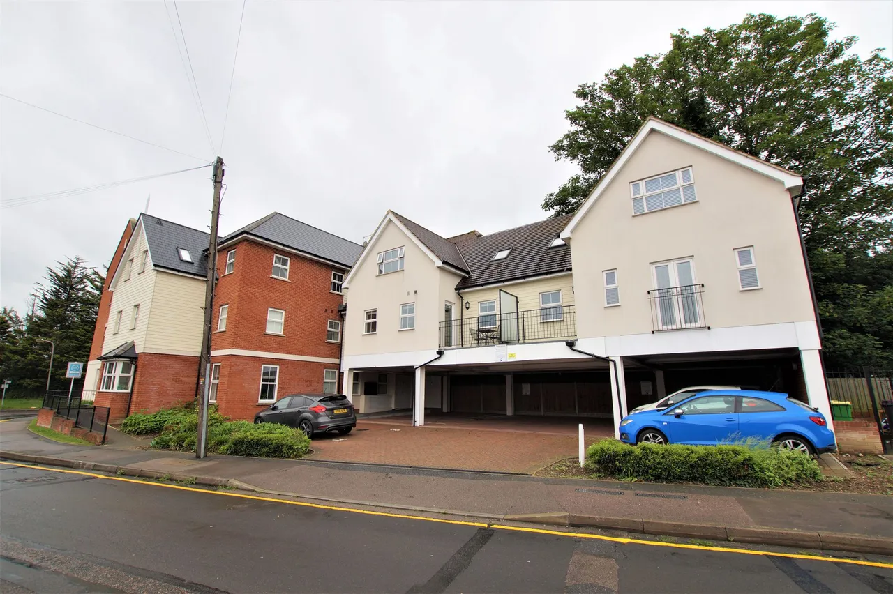 The Approach, Rayleigh, Essex, SS6 9FA, photo 2