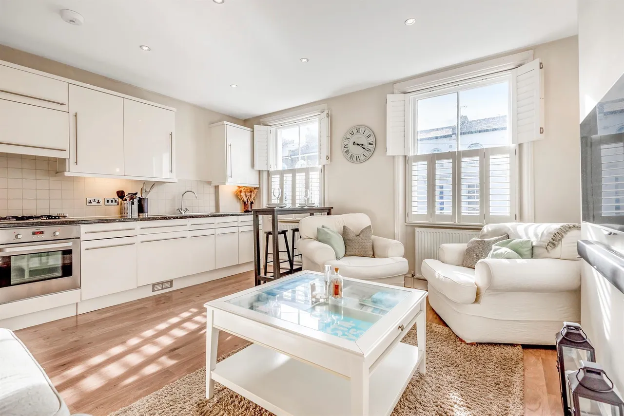 2 bed flat to rent, Woodstock Grove, Brook Green, W12