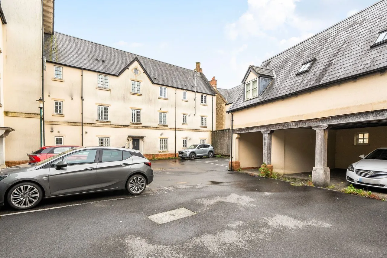 Nalder Close, Shepton Mallet, BA4, photo 11