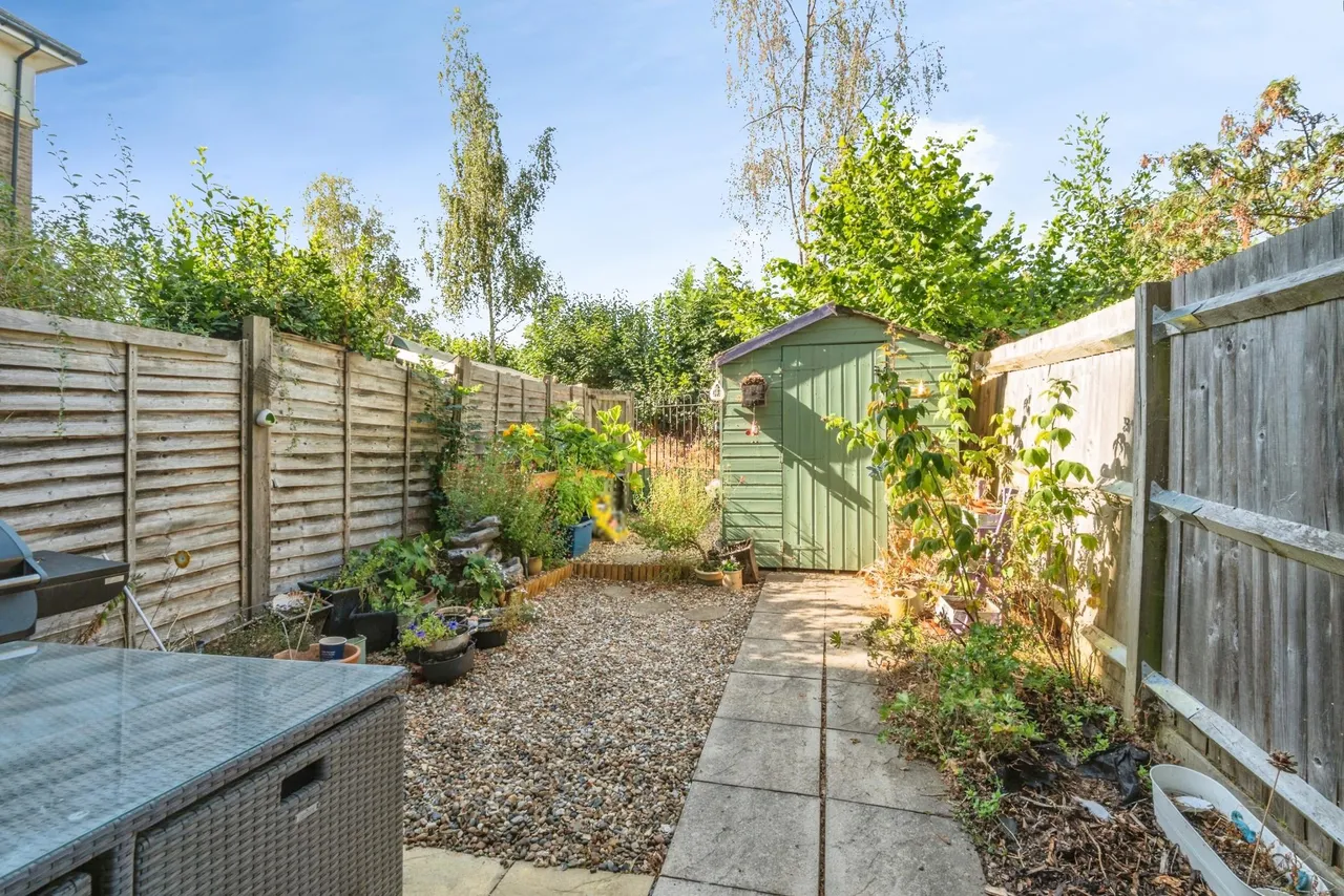 Dalmeny Way, Epsom, KT18, photo 17