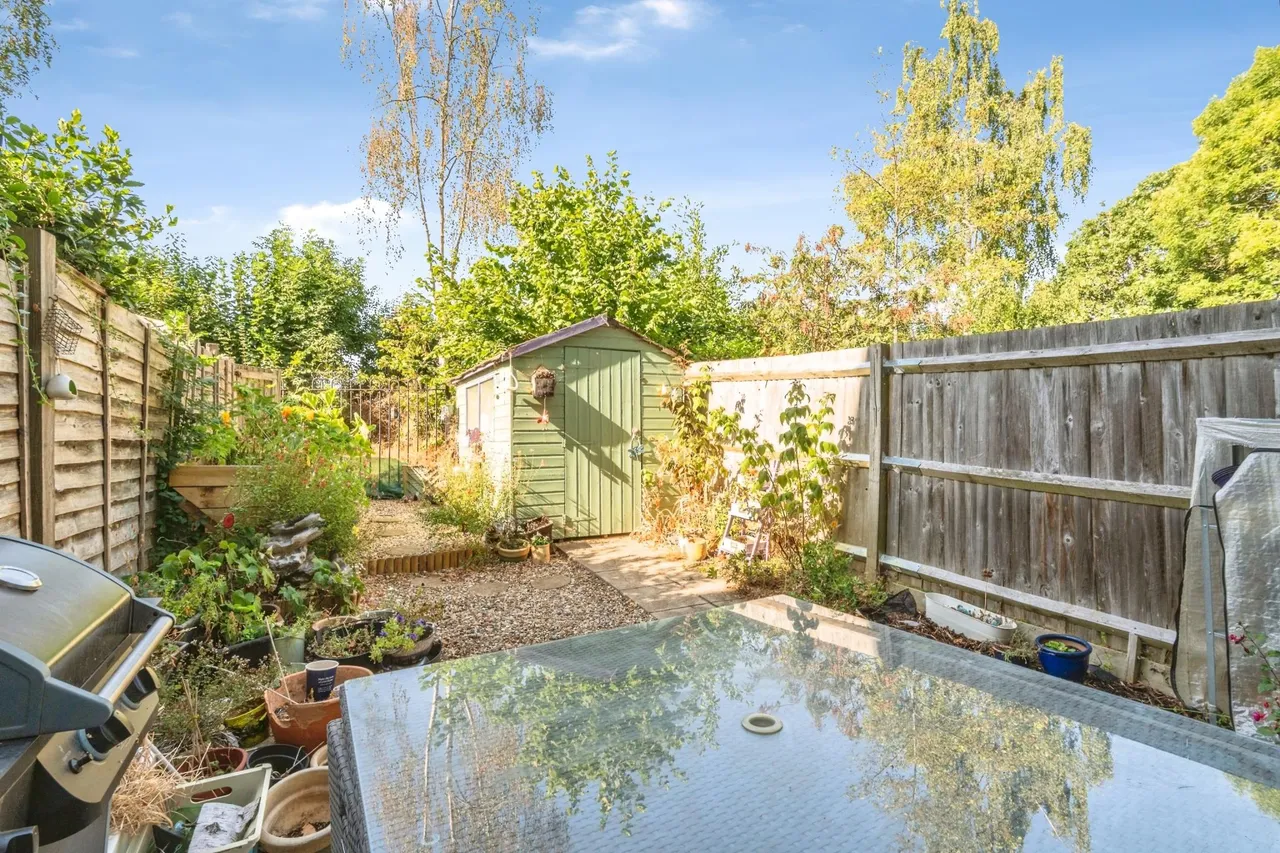 Dalmeny Way, Epsom, KT18, photo 16