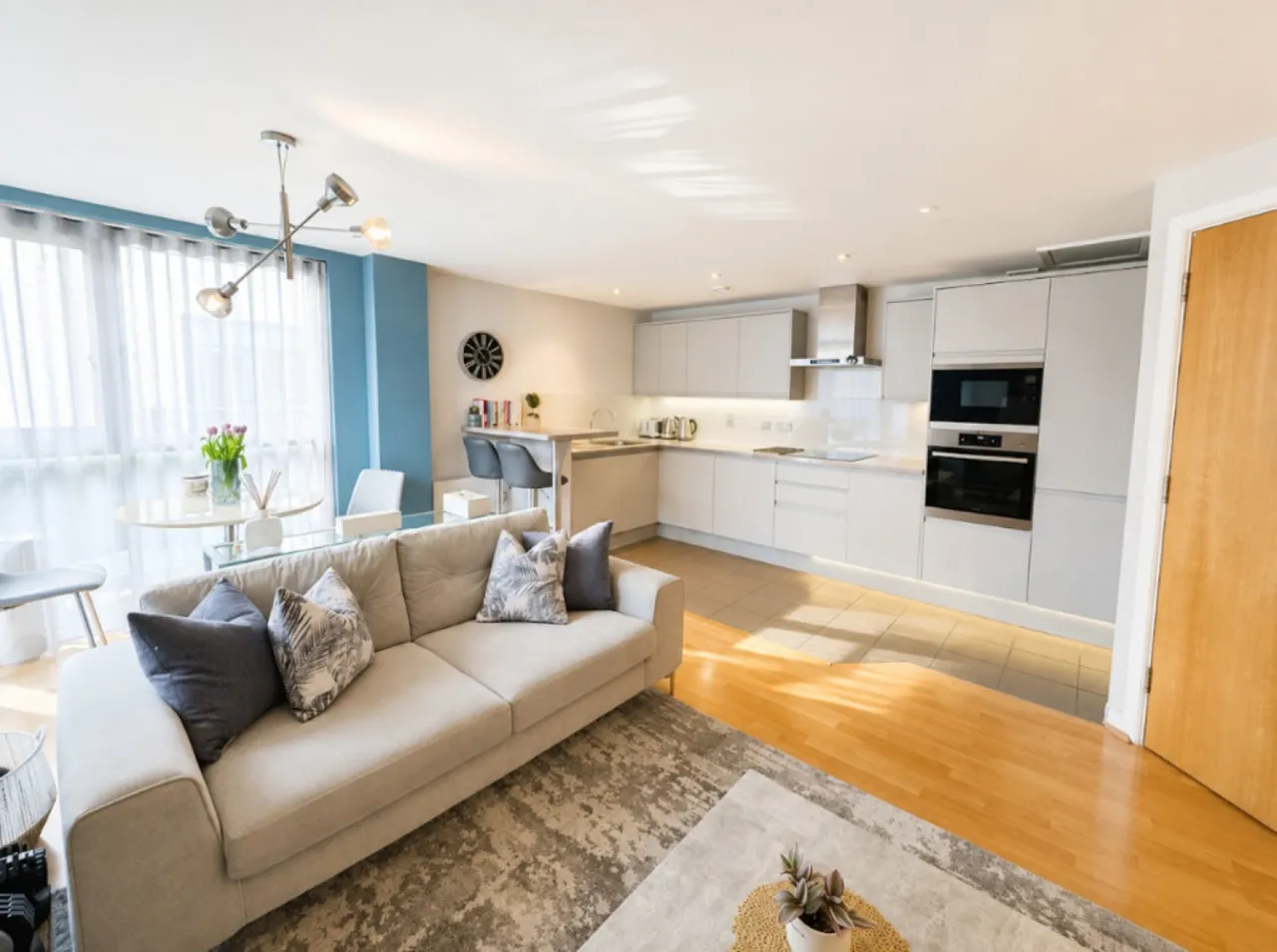 2 bed flat for sale — Velocity South, City Walk
