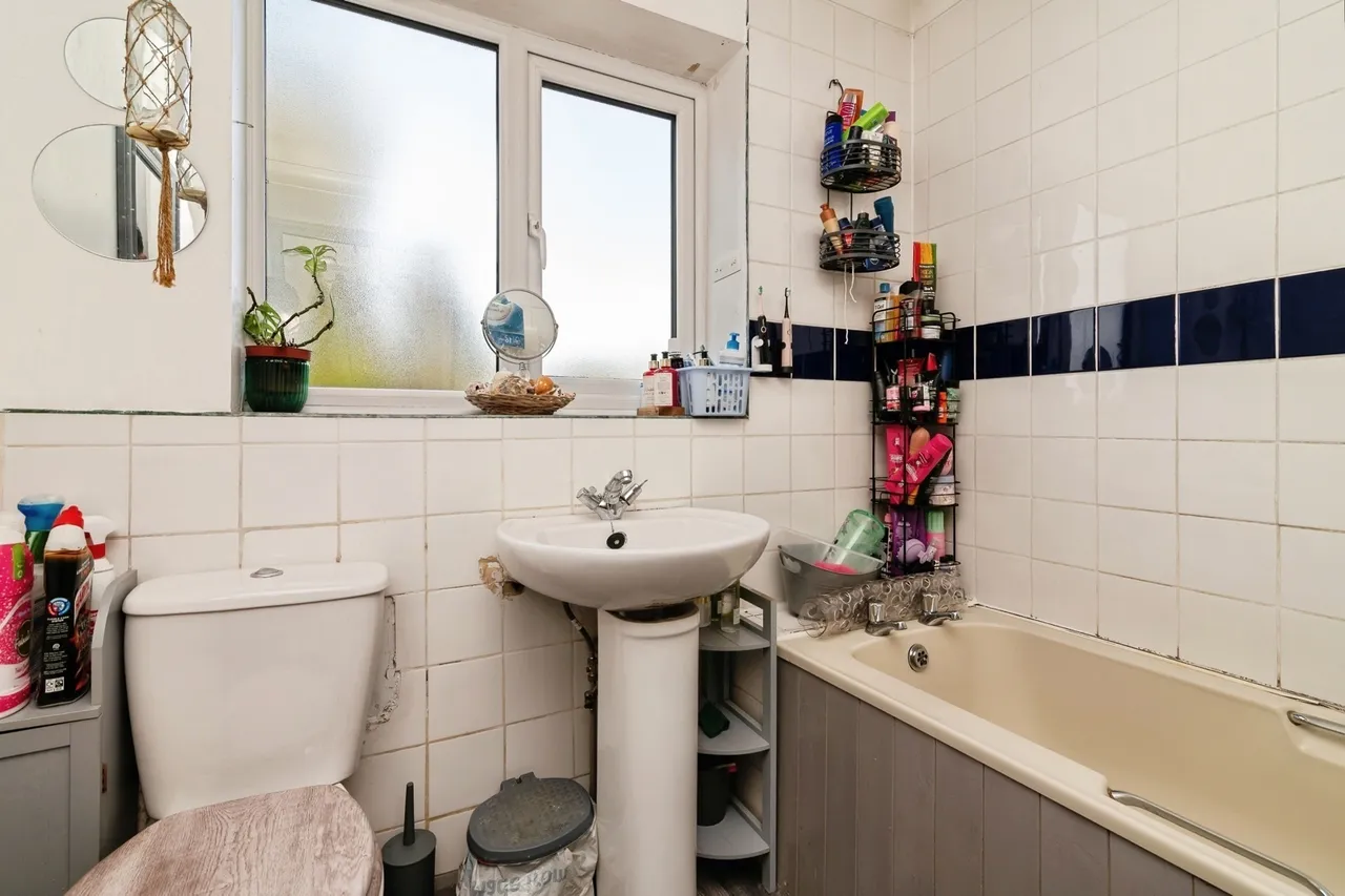Gothic Close, Nottingham, Nottinghamshire, NG6, photo 11