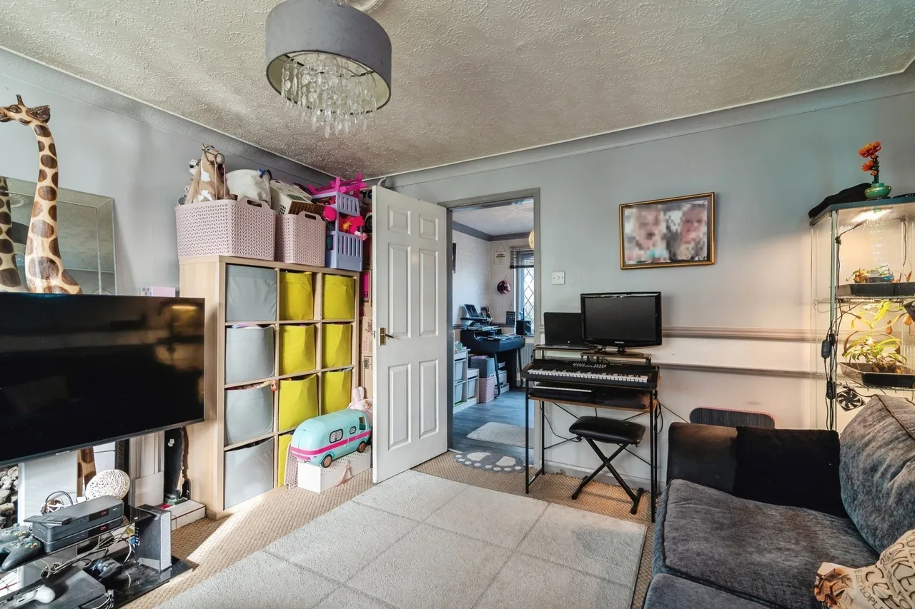 Gothic Close, Nottingham, Nottinghamshire, NG6, photo 6
