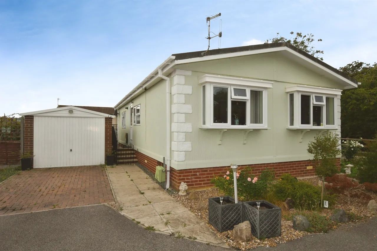 2 bed park home for sale, Riverbank Close, Dogdyke, LN4