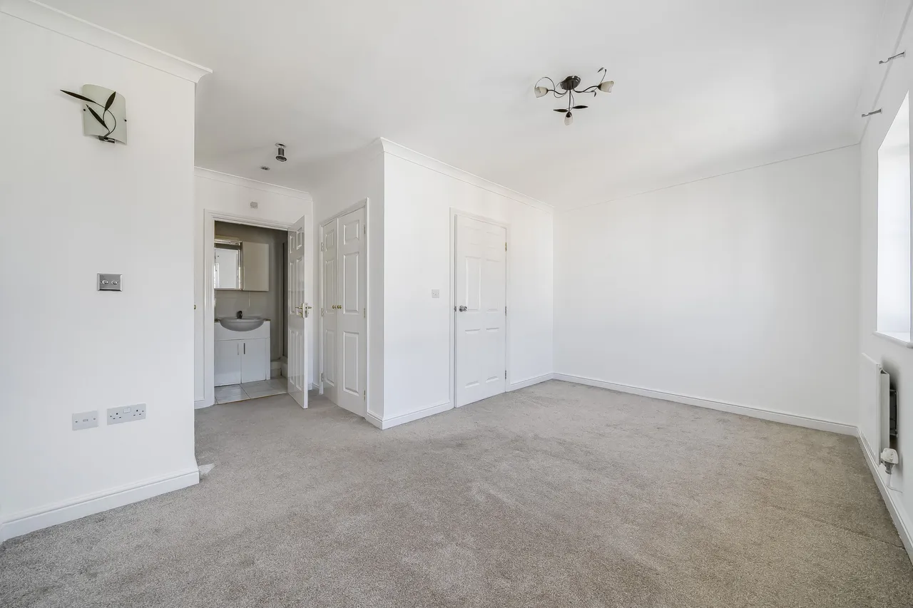 92 Chandler Way, London, photo 12