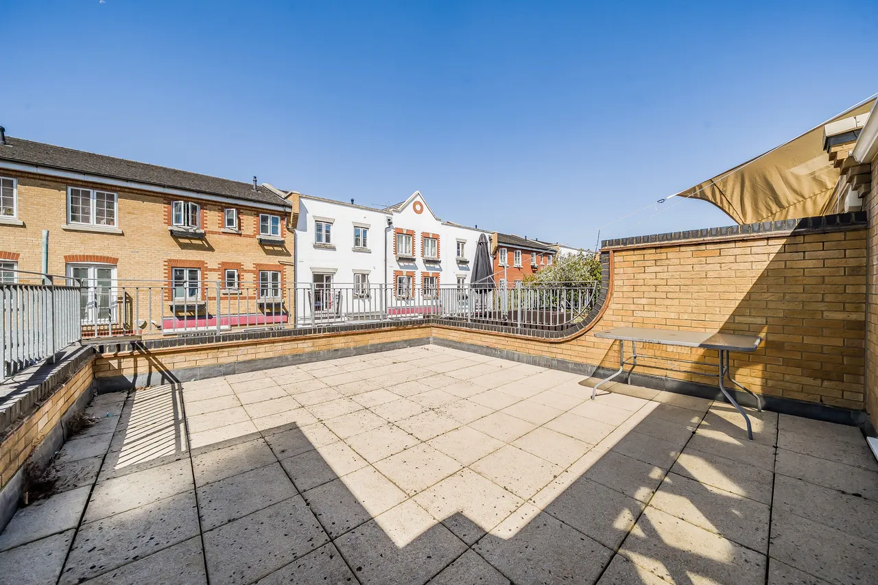 92 Chandler Way, London, photo 6