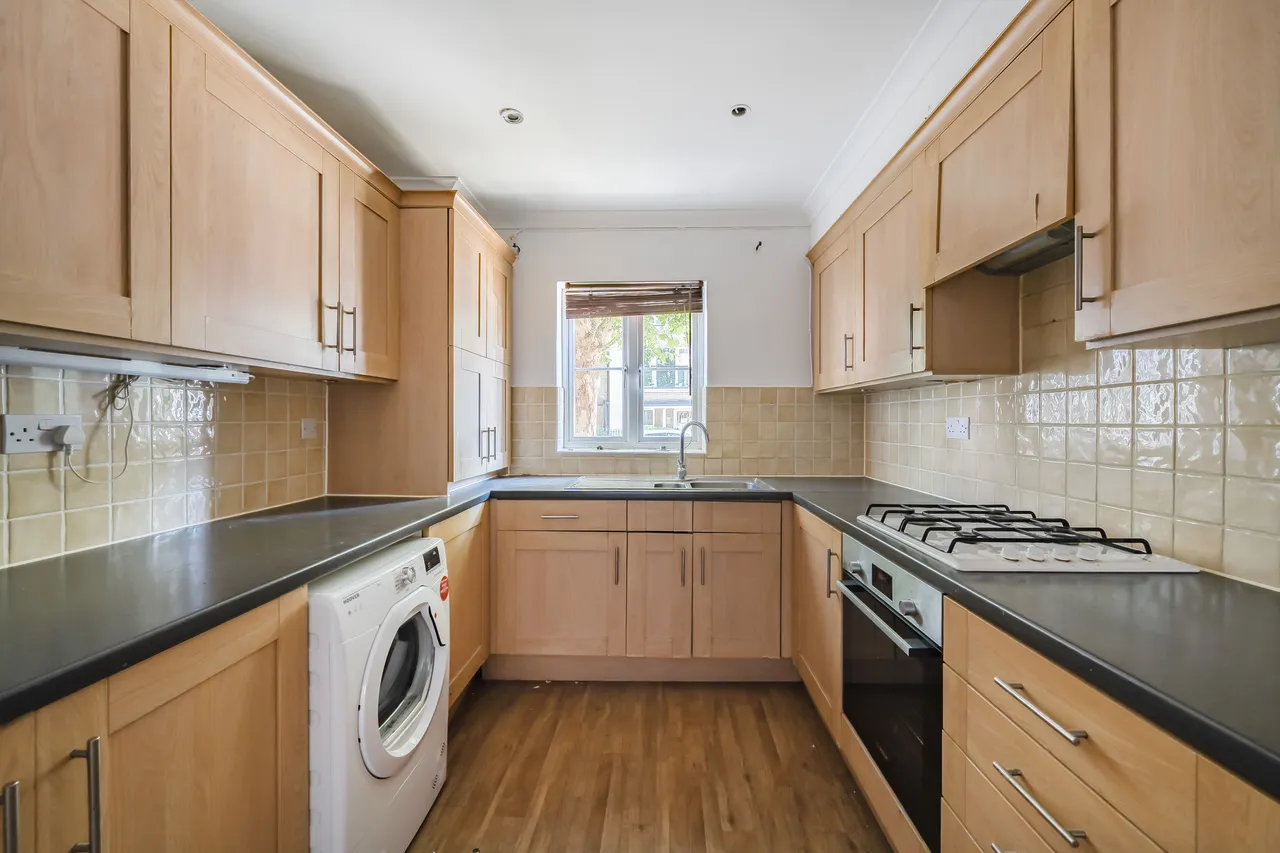 92 Chandler Way, London, photo 2