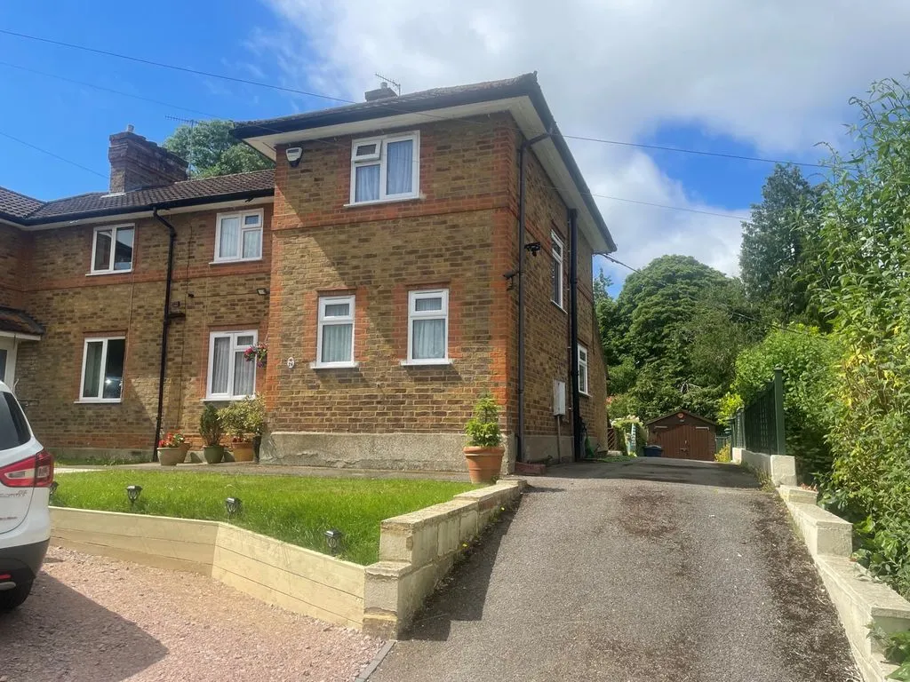 3 bed house for sale — Brookfield Road Wooburn Green, High Wycombe HP10 0PZ