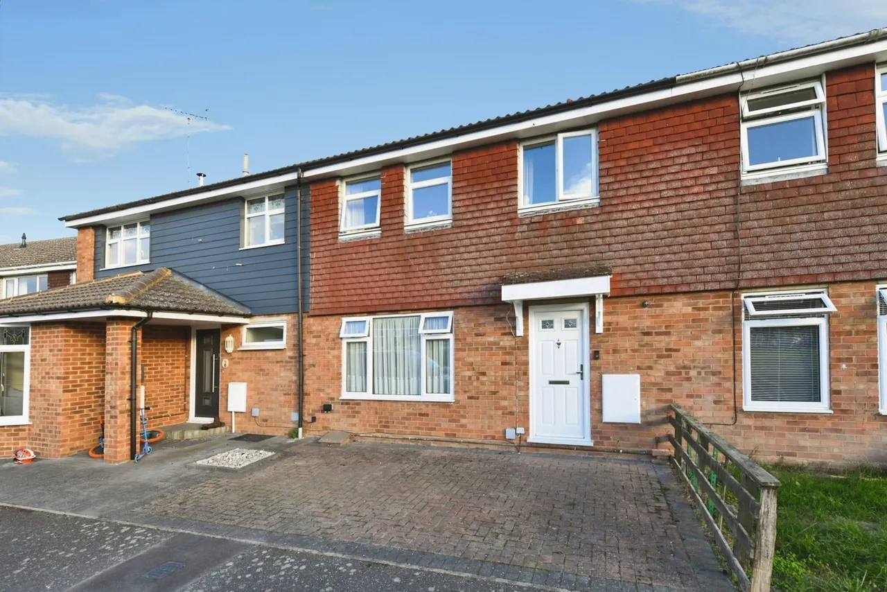 3 bed house for sale, The Leas, Burnham-On-Crouch, CM0