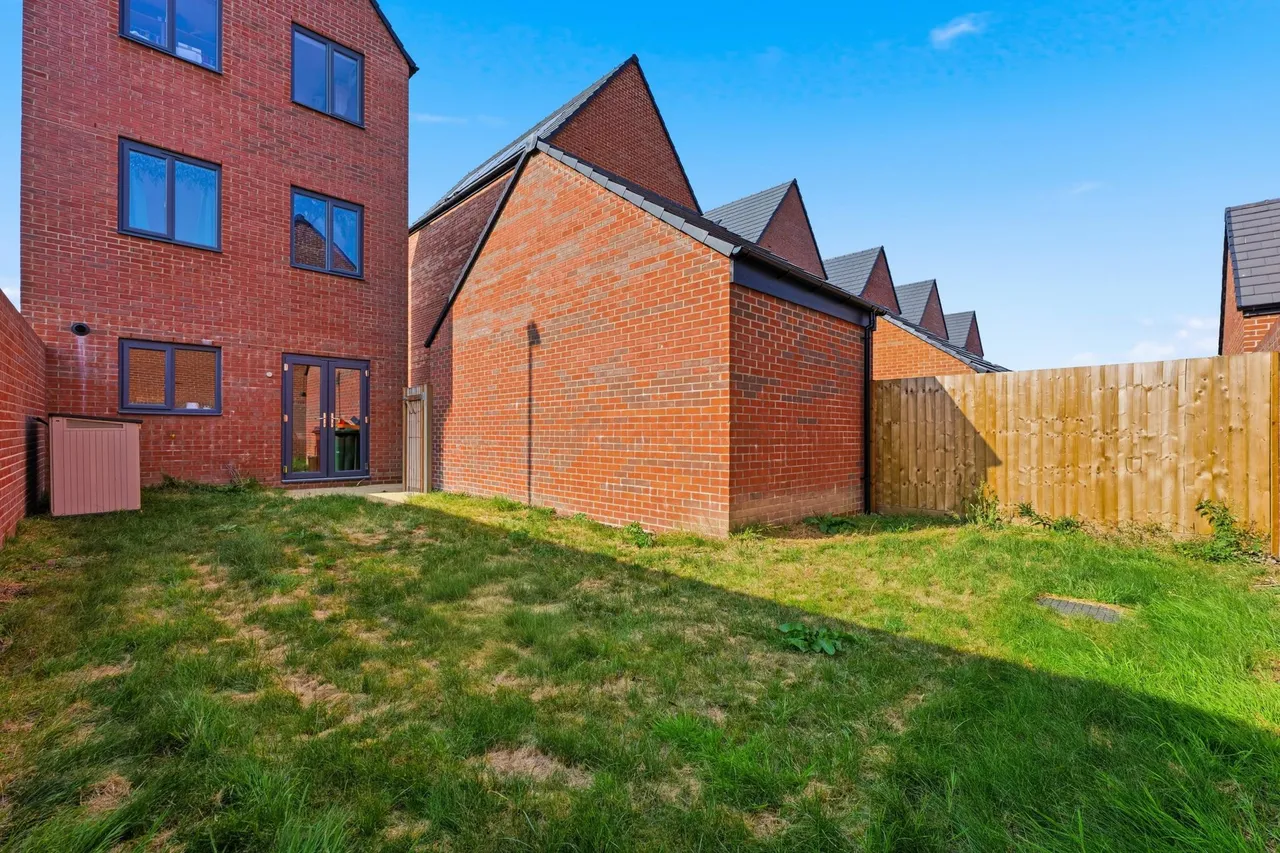 The Avenue, Chesterfield, S42, photo 23