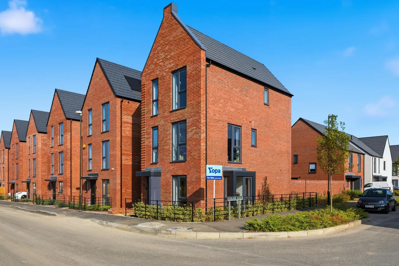 The Avenue, Chesterfield, S42, photo 25