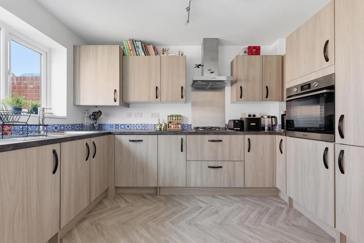 The Avenue, Chesterfield, S42, photo 3
