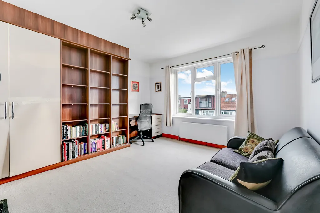 Egmont Road, London, KT3, photo 6