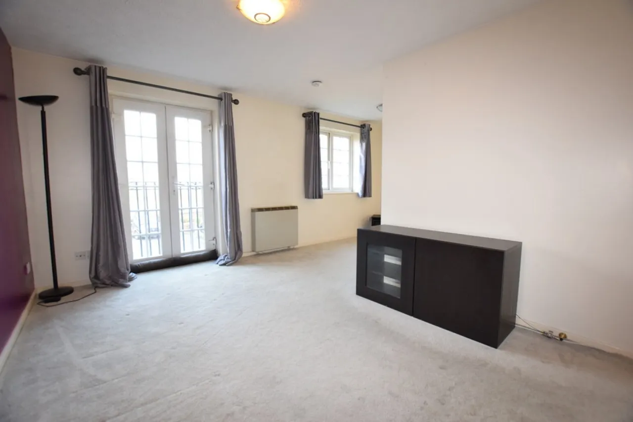 Greenhead Court, Huddersfield, HD1, photo 2