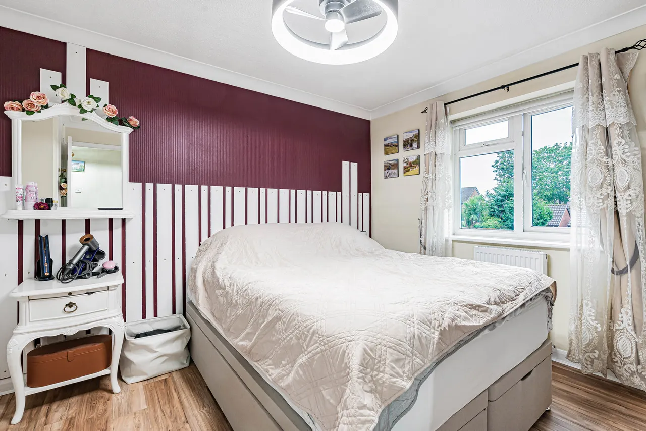 Bryony Way, Sunbury-on-Thames, TW16, photo 5