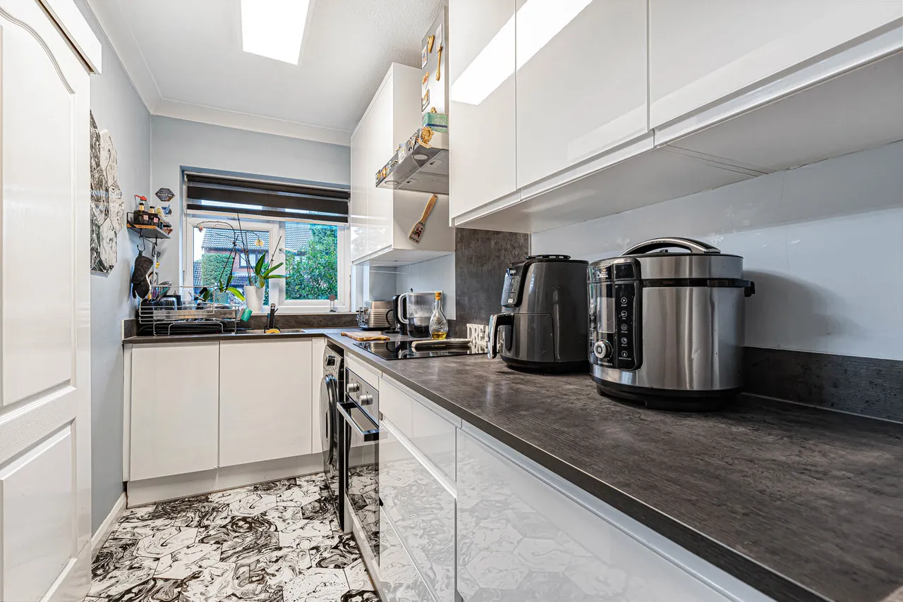 Bryony Way, Sunbury-on-Thames, TW16, photo 4