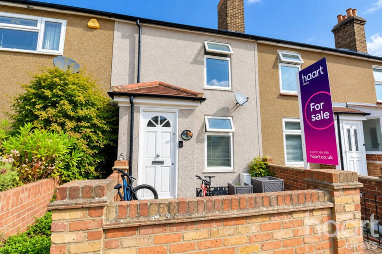 3 bed house for sale, Prospect Place, Grays, RM17