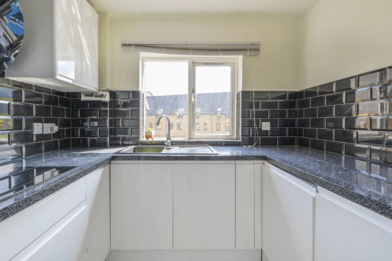 114 Kennet Street, London, photo 5